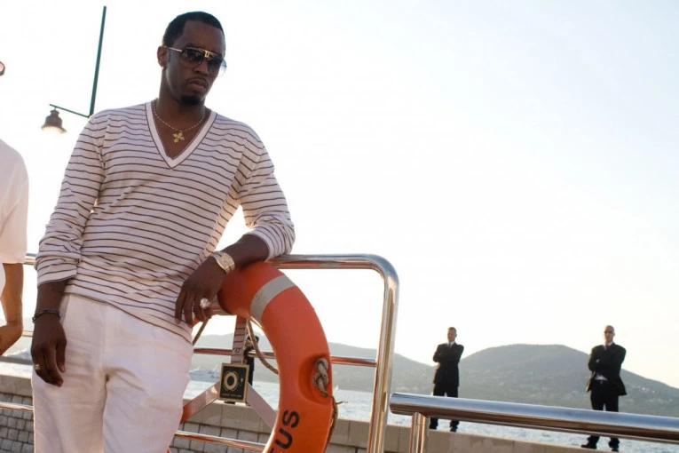 SUD ODBIO ŠONA DIDIJA KOMBSA: Bliži se datum suđenja američkom reperu za reketiranje i seksualnu trgovinu