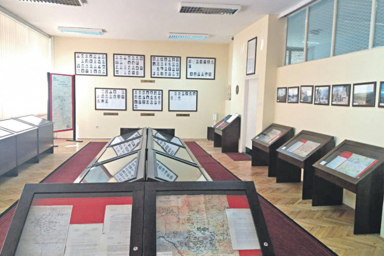 Spomenik poginulim pripadnicima 125. mtbr i spomen-soba u Kruševcu