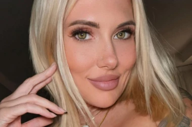 UDARIO JU JE GROM NA BOŽIĆ, BILA JE PARALIZOVANA 9 SATI, A ONDA SE POGLEDALA U OGLEDALO I ZANEMELA: Jedan deo tela sada joj je potpuno drugačiji!