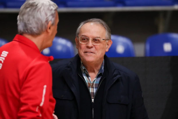 PUCA OD OPTIMIZMA! Samo da nas posluži zdravlje - Nebojša Čović očekuje dobar rezultat na Evrobasketu!