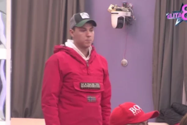 Sin ZLATE PETROVIĆ POLUDEO: BUKTI RAT U ELITI, strasti se ne smiruju - Ena ZANEMELA OD ŠOKA! (GALERIJA)