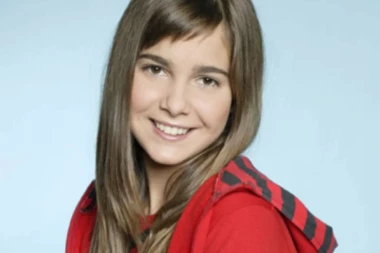 VREME JE ZA NJU PROSTO STALO! Svi se sećamo Tete iz "Seranovih" - NIKADA NE BISTE POGODILI KOLIKO GODINA DANAS PUNI!