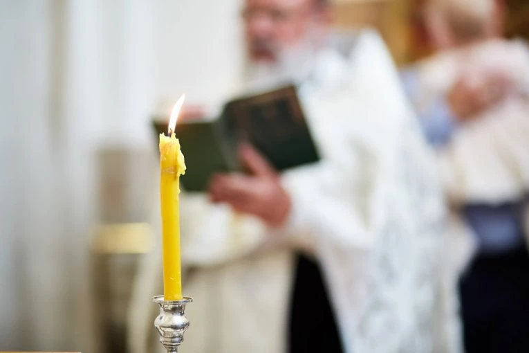 PIPAO I MUČIO DEČAKE! Jeziva ispovest sveštenika i papinog prijatelja, KONAČNO JE PRIZNAO SVE