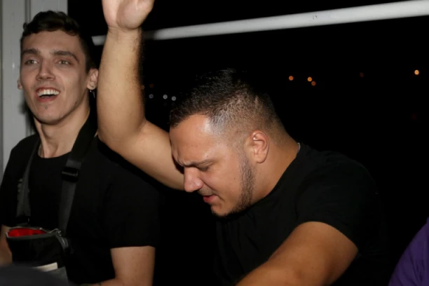 UŠAO U AUTO NEPOZNATOG MUŠKARCA, PA DOŽIVEO ŠOK-SCENU: Zadrugar se tad uplašio za svoj život!