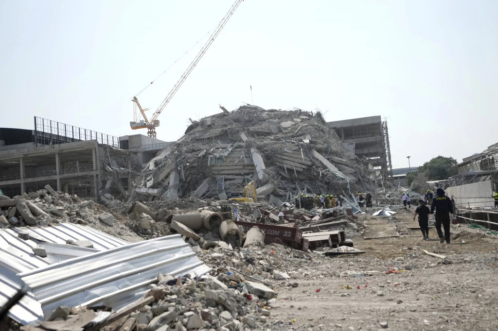 IŠLA JE EMISIJA UŽIVO, ONDA JE POČELO DA TRESE! Novinari i gosti nisu znali šta ih je sačekalo, ona je počela od STRAHA DA PLAČE! (VIDEO)