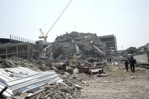 IŠLA JE EMISIJA UŽIVO, ONDA JE POČELO DA TRESE! Novinari i gosti nisu znali šta ih je sačekalo, ona je počela od STRAHA DA PLAČE! (VIDEO)