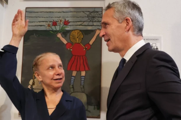 ALEKSANDRA JE RODILA SVOJE 10. DETE U 67. GODINI: Tvrdi da je ostala trudna sasvim prirodno - i to zahvaljujući jednoj stvari! (FOTO)