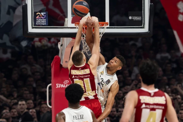 JOŠ DESET MINUTA NADE I STREPNJE: Crveno-beli pokazali znake života! Hoćemo li prisustvovati epskom preokretu?