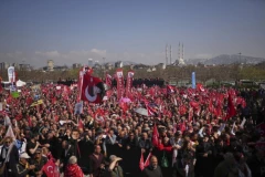 "SVI MUSLIMANI DA SE UJEDINE": Ori se poklič mase na glavnom trgu!