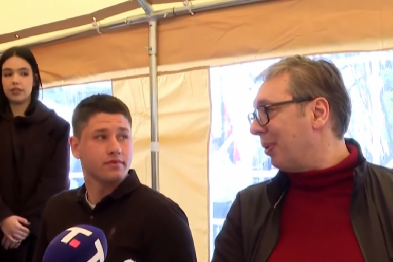 NACISTIČKIM TAKTIKAMA NAM UDARAJU NA DRŽAVU! Vučić o namerama opozicije: Hoće da zauzmu sve pogone depoa i da nijedan autobus ne bude na ulici