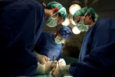 DEČAK IZ ČAČKA PO NOVU JETRU IDE U TURSKU! Ovu transplantaciju ne rade kod dece u Srbiji - Troškove snosi RFZO!