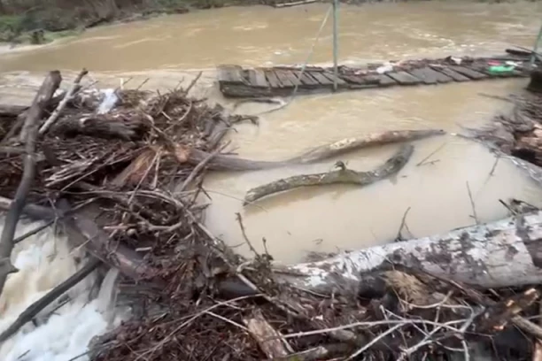 UNA NAPRAVILA HAOS U SRPSKOJ, POPLAVLJENO 600 OBJEKATA! Naređena hitna evakuacija