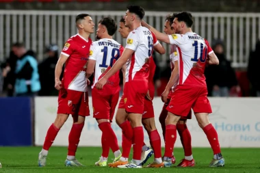 ZATRESAO MREŽU BIVŠEM KLUBU! Vojvodina vodi protiv Zvezde!