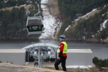 NESTALI U NAJNENASELJENIJEM MESTU U SRBIJI! Sutra se nastavlja potraga za planinarima na Beljanici! TREĆI DAN NI TRAGA NI GLASA OD PETORO LJUDI!