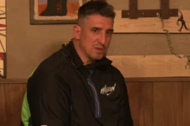 KRISTIJAN SKINUO MASKU FARMERIMA: Prozreo njihova PRAVA LICA, njihovoj glumi došao je KRAJ!