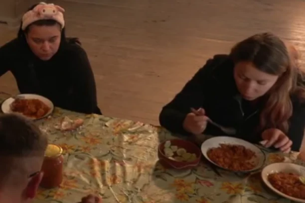 UHVAĆENA NA DELU! SNEŽA KUŠADASI POKUŠALA DA PREVARI FARMERE: Uhvatili je u LAŽI, ona PREBLEDELA!