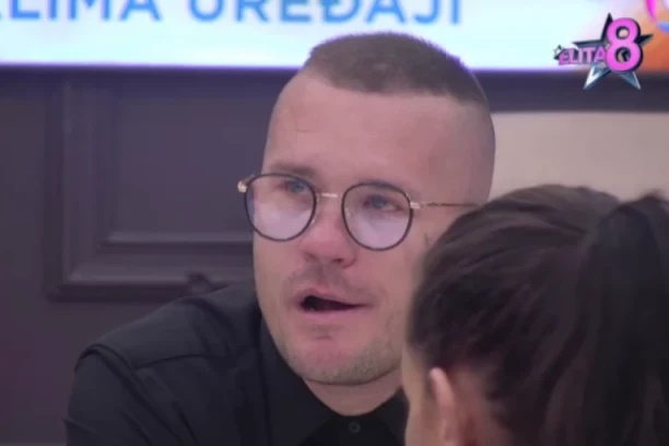 "PROPALI ALKOHOLIČAR, UŽAS I BLAM" Gastoz dolio ulje na vatru Munjezu, žestoko ga pred svima izblamirao! (FOTO)