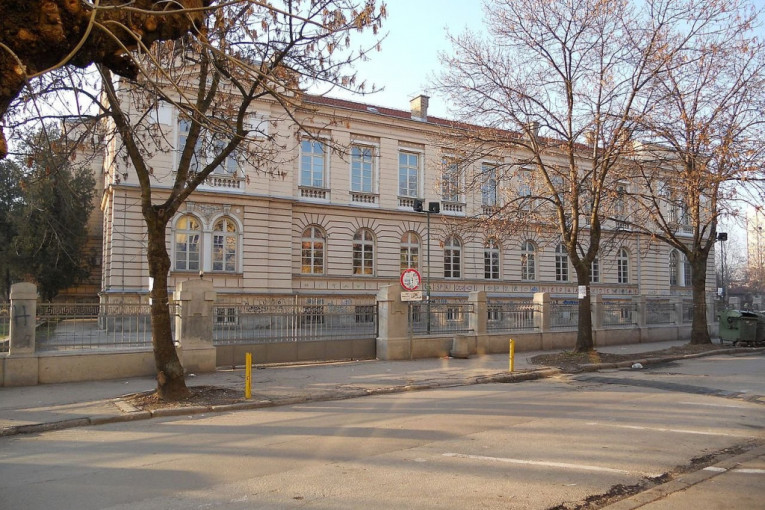ŠKOLSKA GODINA MORA DA SE ZAVRŠI! Stižu dobre vesti iz Niša - Posle 3 meseca, tri od četiri niške gimnazije od sutra rade normalno!