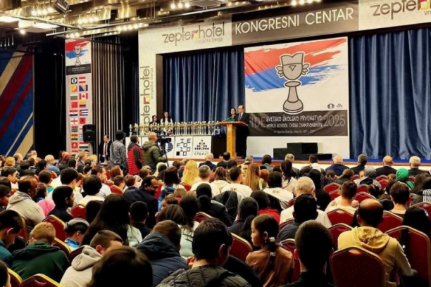 DVA SREBRA VISOKA KAO GOČ: Leonid i Andrej osvetlali obraz Srbije