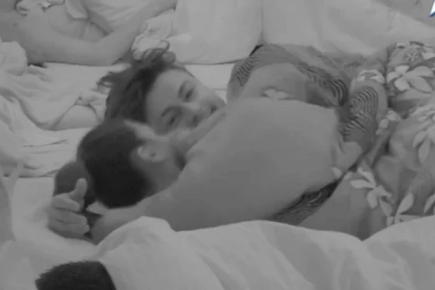 TERZA ZAVEO JOŠ JEDNU ELITARKU! Priveo je u KREVET, odmah započeli vrelu AKCIJU - dugo je tugovao za Milicom i ćerkicom! (VIDEO)