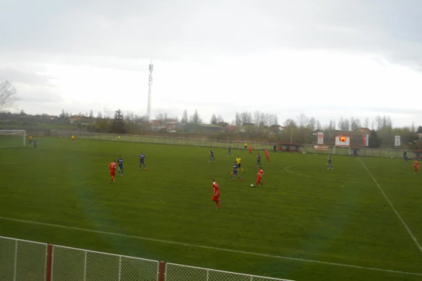 DOMAĆIN JE NA PRAVI NAČIN KORISTIO ŠANSE: Gosti se "okliznuli" na gostovanju!