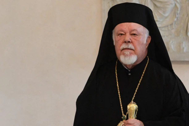 „PAŽNJA! POJAVILI SU SE LAŽNI SVETOGORCI I EPISKOPI KOJI OBMANJUJU PRAVOSLAVNI NAROD“: Vladika Avgustin upozorava vernike da ne nasedaju na prevare