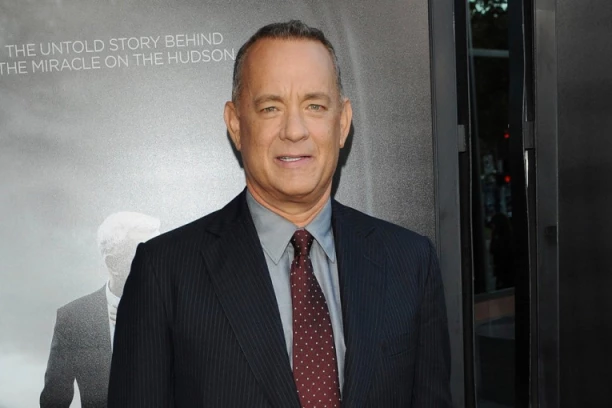 TOM HENKS PONOVO SNIMIO KULTNU SCENU IZ FILMA "FOREST GAMP": U sve je umešan njegov sin!