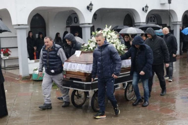 "MOJA BOL ĆE ZAUVEK BITI VELIKA": Viki Miljković sa knedlom u grlu progovorila o PREMINULOM bratu - pevačica se bori sa SUZAMA!