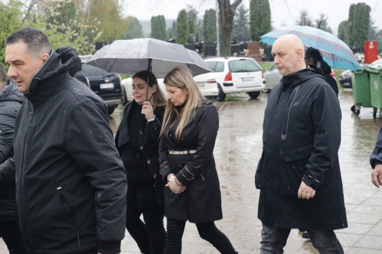 Sahrana brata Viki Miljković
