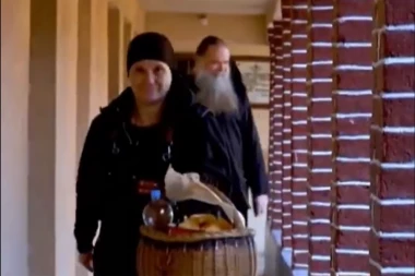 (VIDEO) NEKADA PERSPEKTIVNA SRPSKA TENISERKA POSTALA MONAHINJA ANA: Život u svetskim metropolama zamenila manastirom u koji je došla na "Harli Dejvidsonu"!