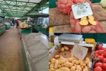 ŠOKANTNO! CENE U NEBESIMA! Kilogram mladog krompira košta kao džak starog na pijacama u Beogradu! (FOTO)