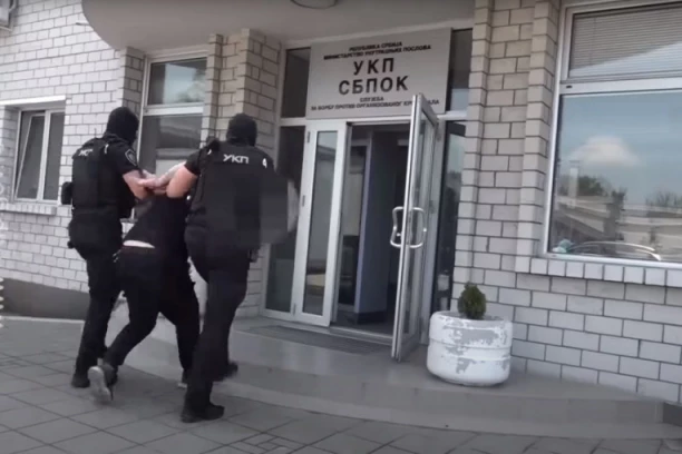 PRONAŠLI NARKOTIKE I VAGICU! Uhapšen Novosađanin u policijskoj akciji, tu se našao još jedan mladić!