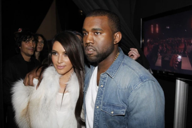 KANJE NIJE ŽELEO DA IMA DECU S KIM: Isplivali BIZARNI detalji o Kardašijan-Vest porodici! Javnost u ŠOKU!