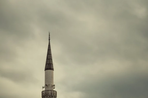 ODLUKA U ŠPANIJI UZDRMALA EVROPU! Muslimanima zabranjeno da koriste javne prostore za verske aktivnosti