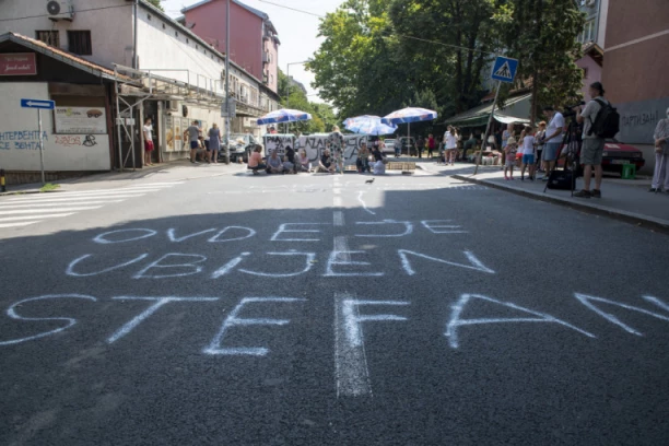 JEZIVO! Na istom prelazu gde je danas pokošeno dete na Karaburmi pre tri godine poginuo Stefan Balić! (FOTO)