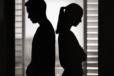 ŠOK-BOMBA U "GRANDU": Naš pevač se RAZVEO posle osam godina braka! Ovo niko nije očekivao!