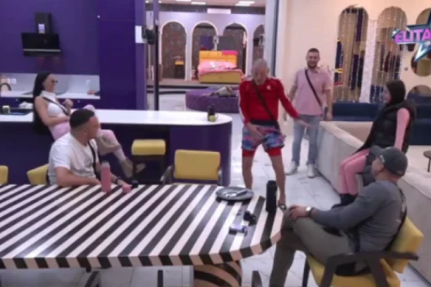 KONAČNO I MALO SMEHA U BELOJ KUĆI! Lepi Mića ZASMEJAO UČESNIKE DO SUZA - Nikome nije dobro od njegovih imitacija! (VIDEO)