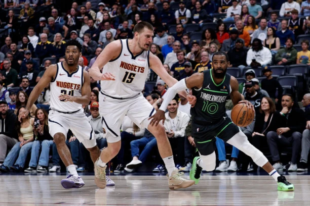 BRUTALNI JOKIĆ: Srbin drži čas košarke - pogađa iz svih pozicija! (VIDEO)