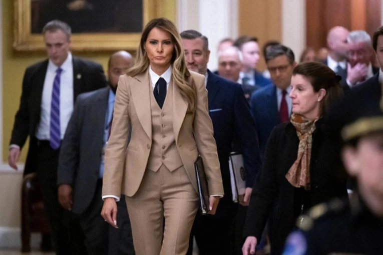 DISCIPLINA JE DRUGO IME MELANIJE TRAMP: Savršenu liniju duguje jednom doručku, koji bi svako drugi zaobišao u širokom luku!