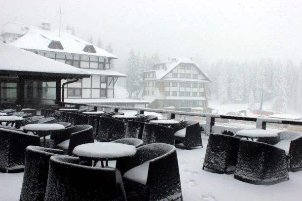 ZIMA SE VRATILA NA VELIKA VRATA! Sneg veje u OVOM delu zemlje, a tek nas čeka SMRZAVANJE!