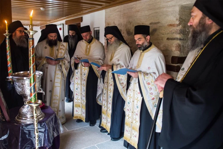 VELIKI RADOVI NA SVETOJ GORI SE PRIVODE KRAJU: Važan duhovni događaj u manastiru Hilandar (VIDEO)