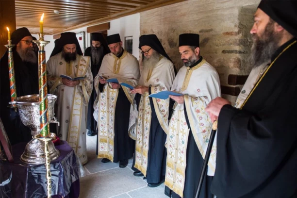 VELIKI RADOVI NA SVETOJ GORI SE PRIVODE KRAJU: Važan duhovni događaj u manastiru Hilandar (VIDEO)