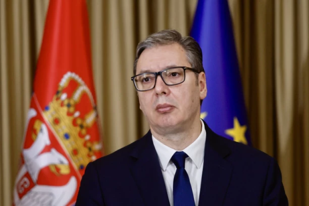 SRBIJA NIKAD NIJE UPOTREBILA SILU PROTIV DEMONSTRANATA! Vučić poslao jasnu poruku o zvučnom topu!