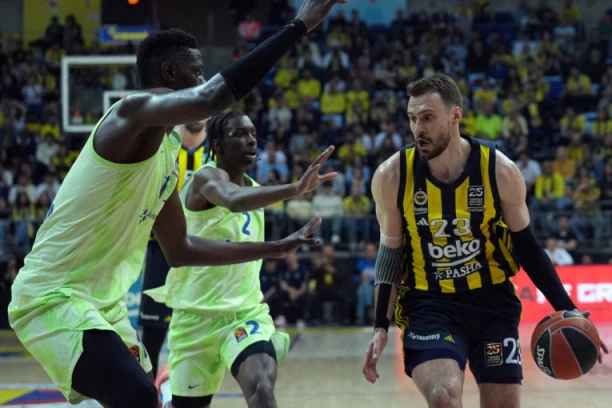 PREOKRET! Fenerbahče vodio, BARSELONA POBEDILA!
