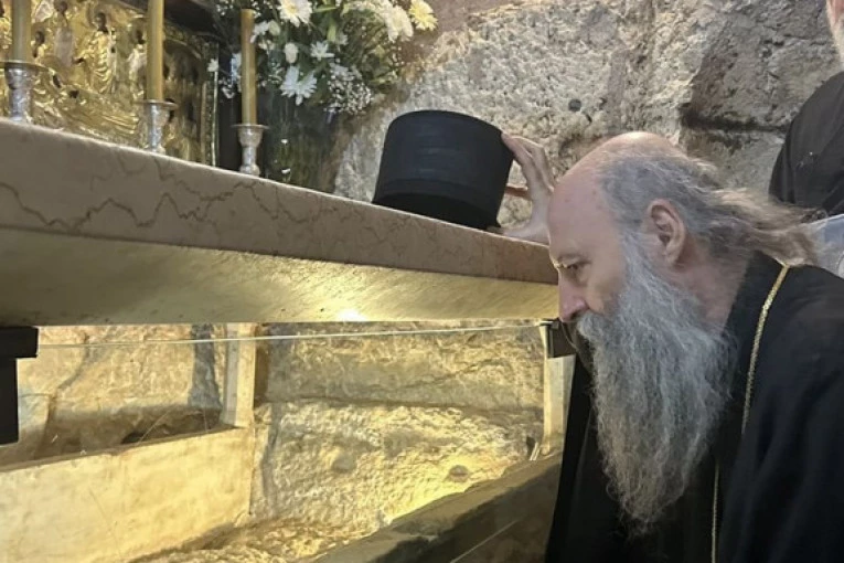 PATRIJARH PORFIRIJE SE POKLONIO GROBU PRESVETE BOGORODICE: Trenutak večnosti u Svetoj zemlji