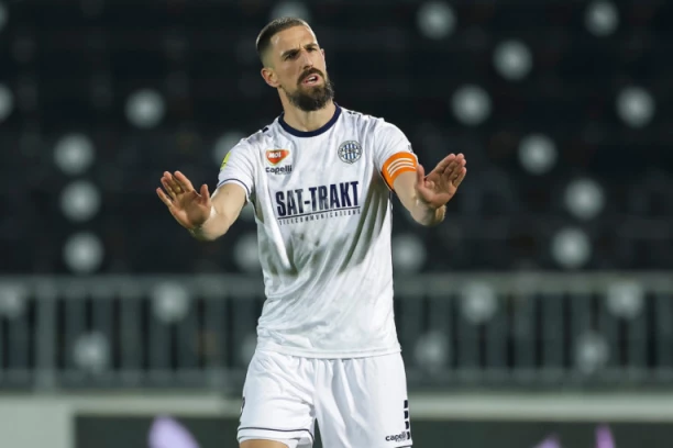 PSOVALI SU MI MRTVO DETE I VREĐALI PORODICU! Degenek govorio o drami sa utakmice!