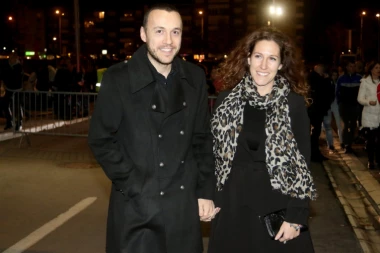 BIVŠU ŽENU BANETA MOJIĆEVIĆA ZLOSTAVLJALA MAJKA: Jeziva ispovest potresla Srbiju, oglasio se pevač!