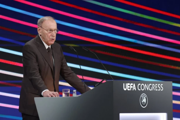 DŽAJIĆ PUCA OD PONOSA: "Ovaj kongres je istorijski događaj za Srbiju!"