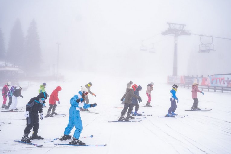Boravak za 30 osnovaca iz južne pokrajine tradicionalno u hotelu Grand Kopaonik