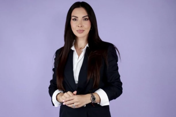 GABRIJELA PEJČEV RASPLAKALA SRBIJU! "Posle tatine smrti samo sam tražila spas!" - SUZE SAME TEKU!
